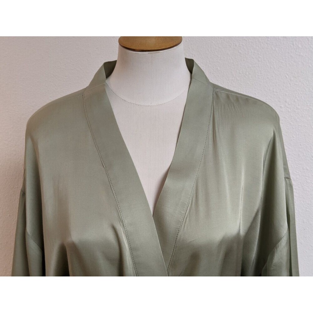 Women's BHLDN BEHOLDEN Sage Green Viscose Satin Tie Front Matine Robe M - Picture 4 of 14